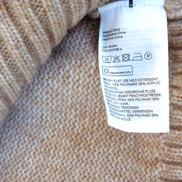 NWT H&M Oversized Turtleneck Pullover Sweater. S - Picture 3 of 3